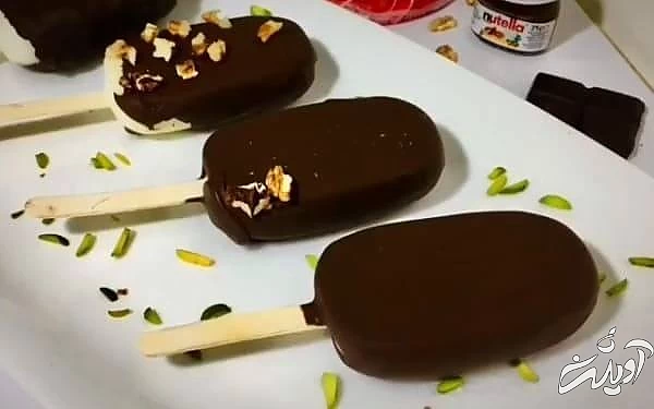 بستنی وانیلی چوبی